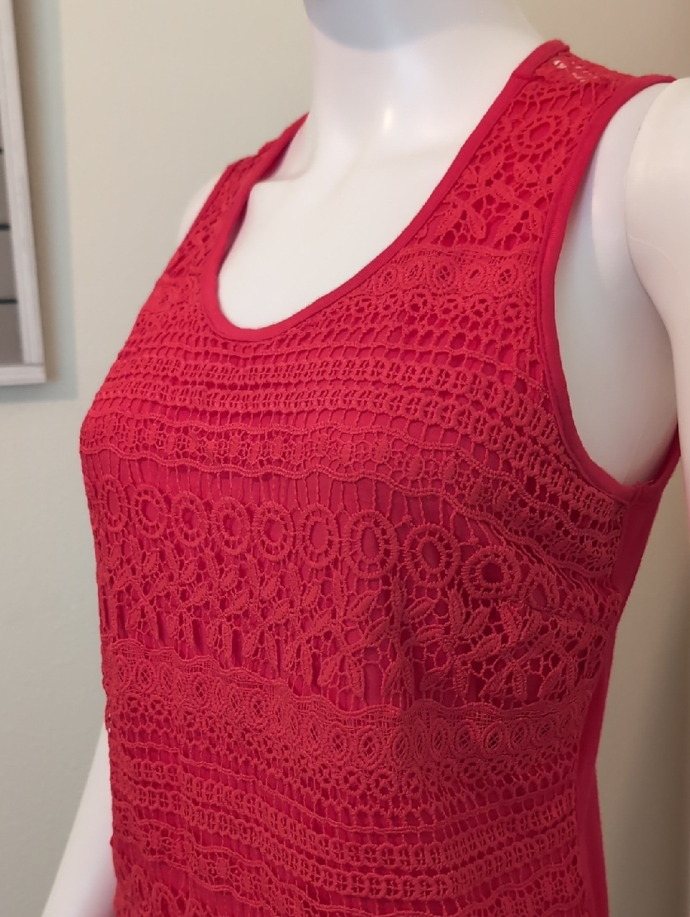 Solitaire Coral Color Crocheted Lined Tank Top SzM Spandex Blend NWOT